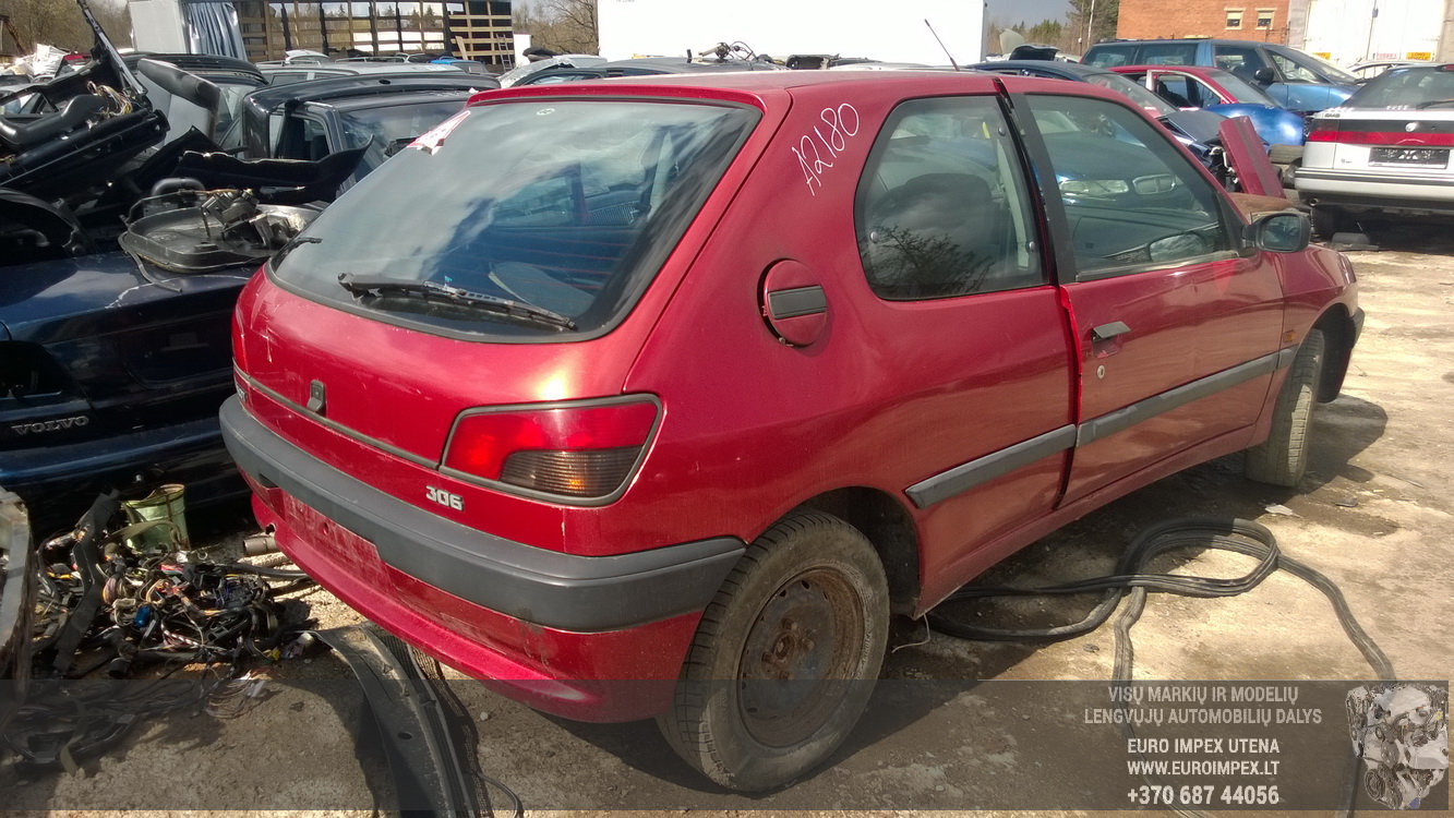 Подержанные Автозапчасти Peugeot 306 1995 1.4 машиностроение хэтчбэк 2/3 d. красный 2015-4-14