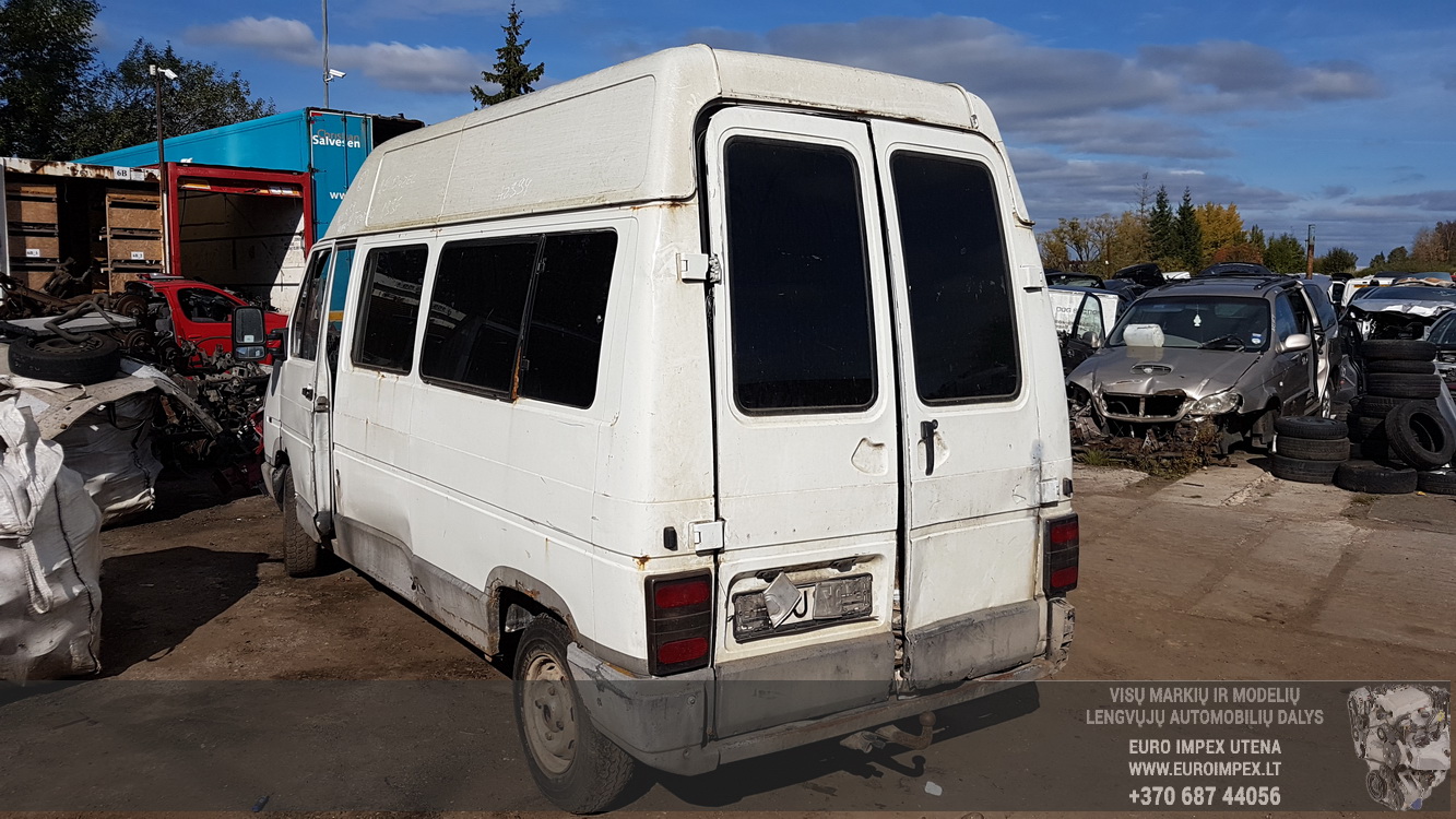 Used Car Parts Renault TRAFIC 1997 2.5 Mechanical Minibus 2/3 d. white 2016-9-26