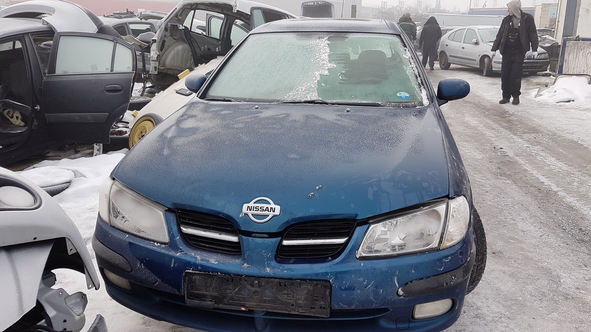 Nissan ALMERA 2001 1.8 автоматическая