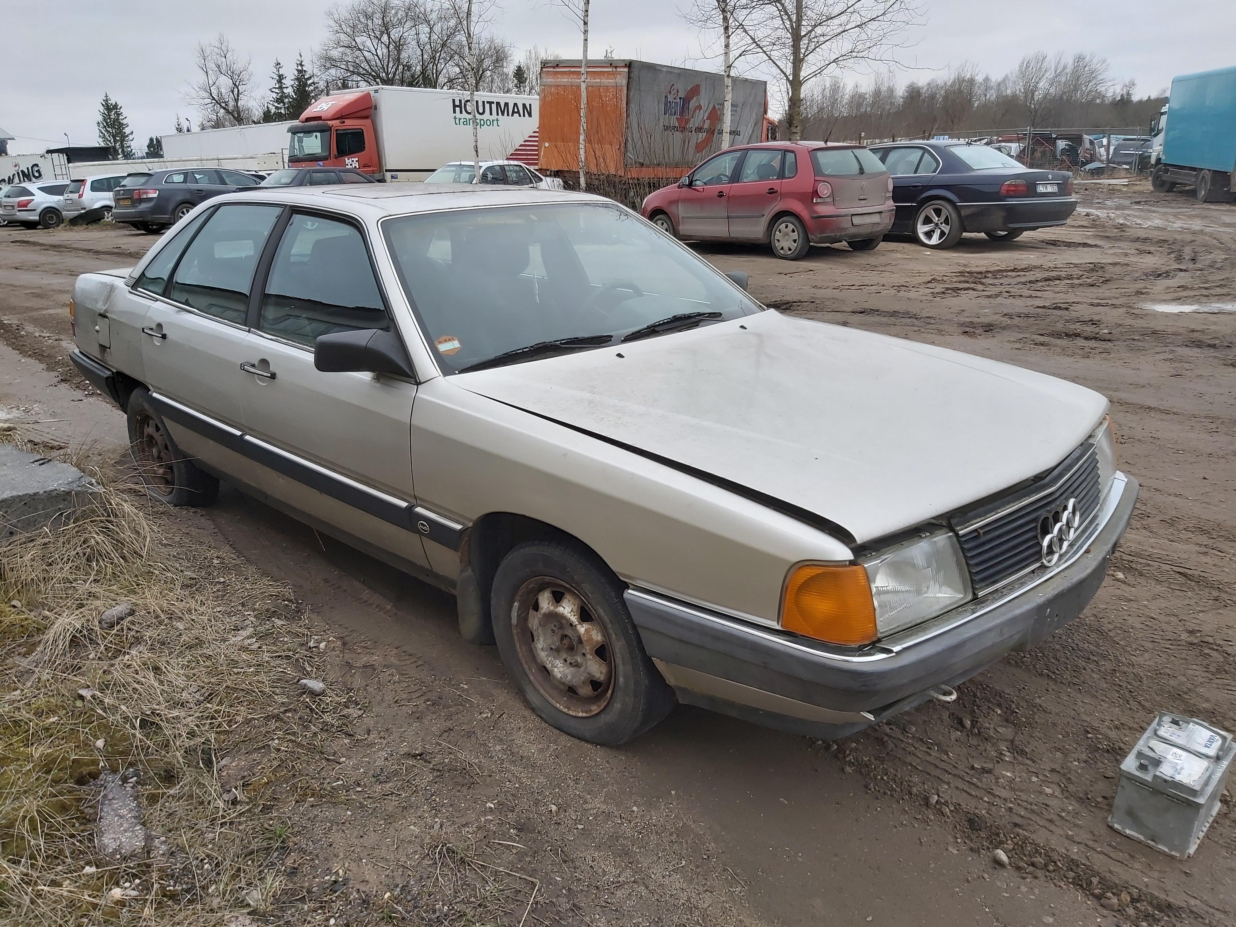 Подержанные Автозапчасти Audi 100 1986 1.8 машиностроение седан 4/5 d. Sviesiai pilka 2020-3-18