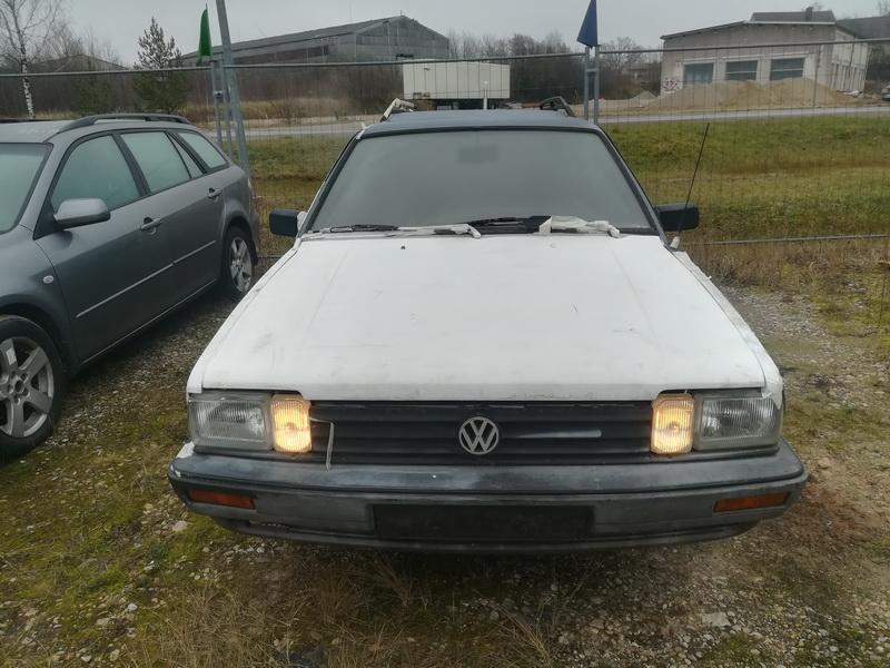 Подержанные Автозапчасти Volkswagen PASSAT 1985 1.8 машиностроение универсал 4/5 d. синий 2019-11-26