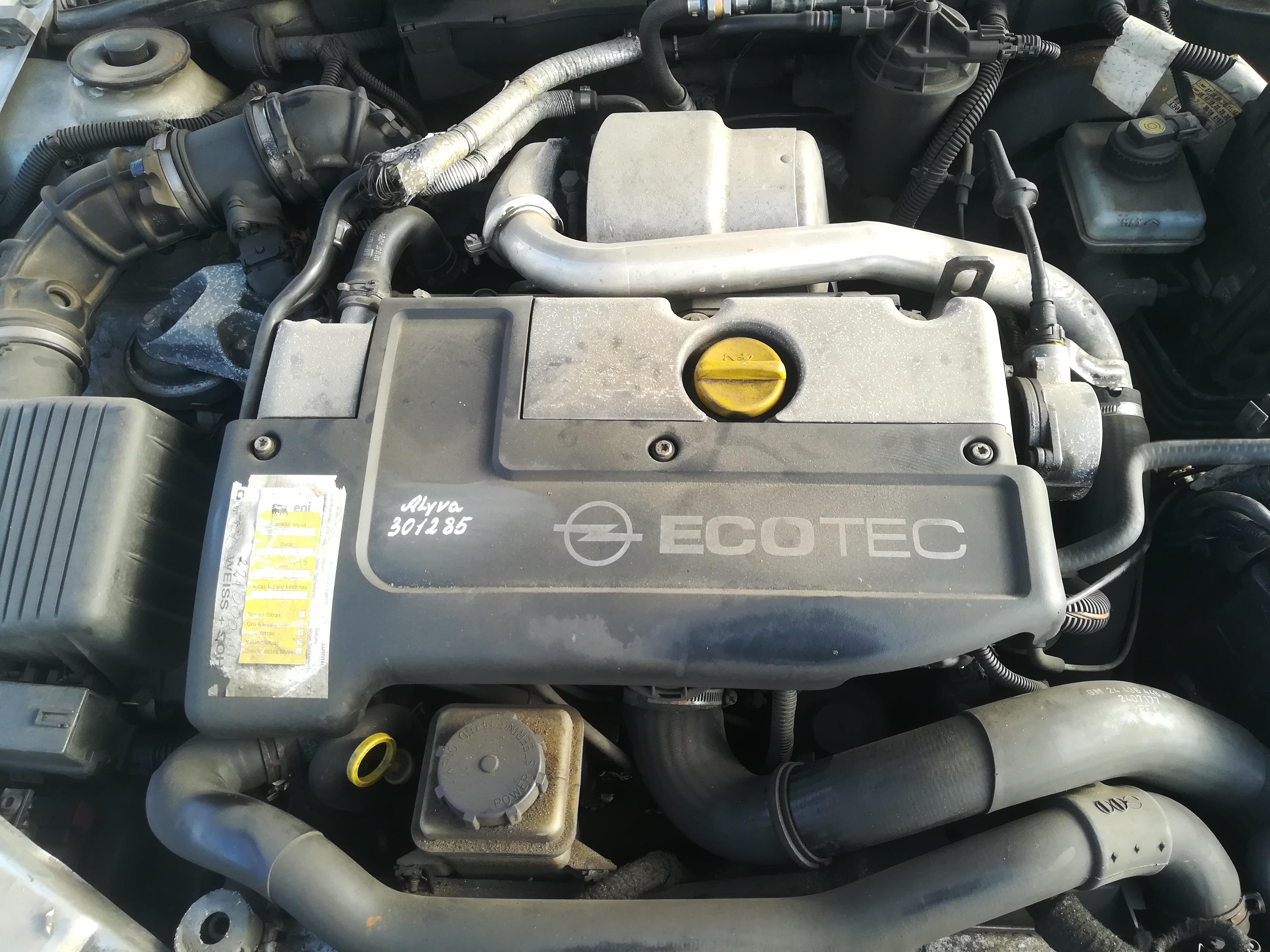 Naudotos automobiliu dallys Foto 2 Opel VECTRA 2000 2.2 Mechaninė Universalas 4/5 d. Sidabrine 2019-10-24 A4852