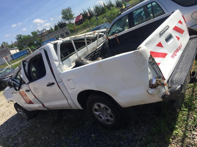 Used Car Parts Toyota HILUX 2012 2.5 Mechanical Jeep 4/5 d. white 2018-5-16