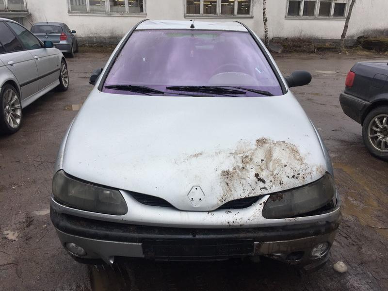Подержанные Автозапчасти Renault LAGUNA 1999 2.0 автоматическая хэтчбэк 4/5 d. Серый 2019-3-05