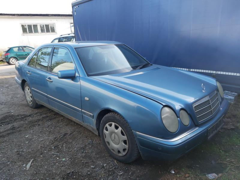 Used Car Parts Mercedes-Benz E-CLASS 1996 2.9 Automatic Sedan 4/5 d. Blue 2020-10-07