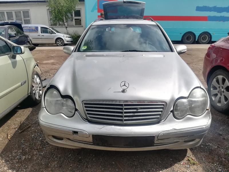 Подержанные Автозапчасти Mercedes-Benz C-CLASS 2002 2.2 машиностроение универсал 4/5 d. серебро 2019-7-22
