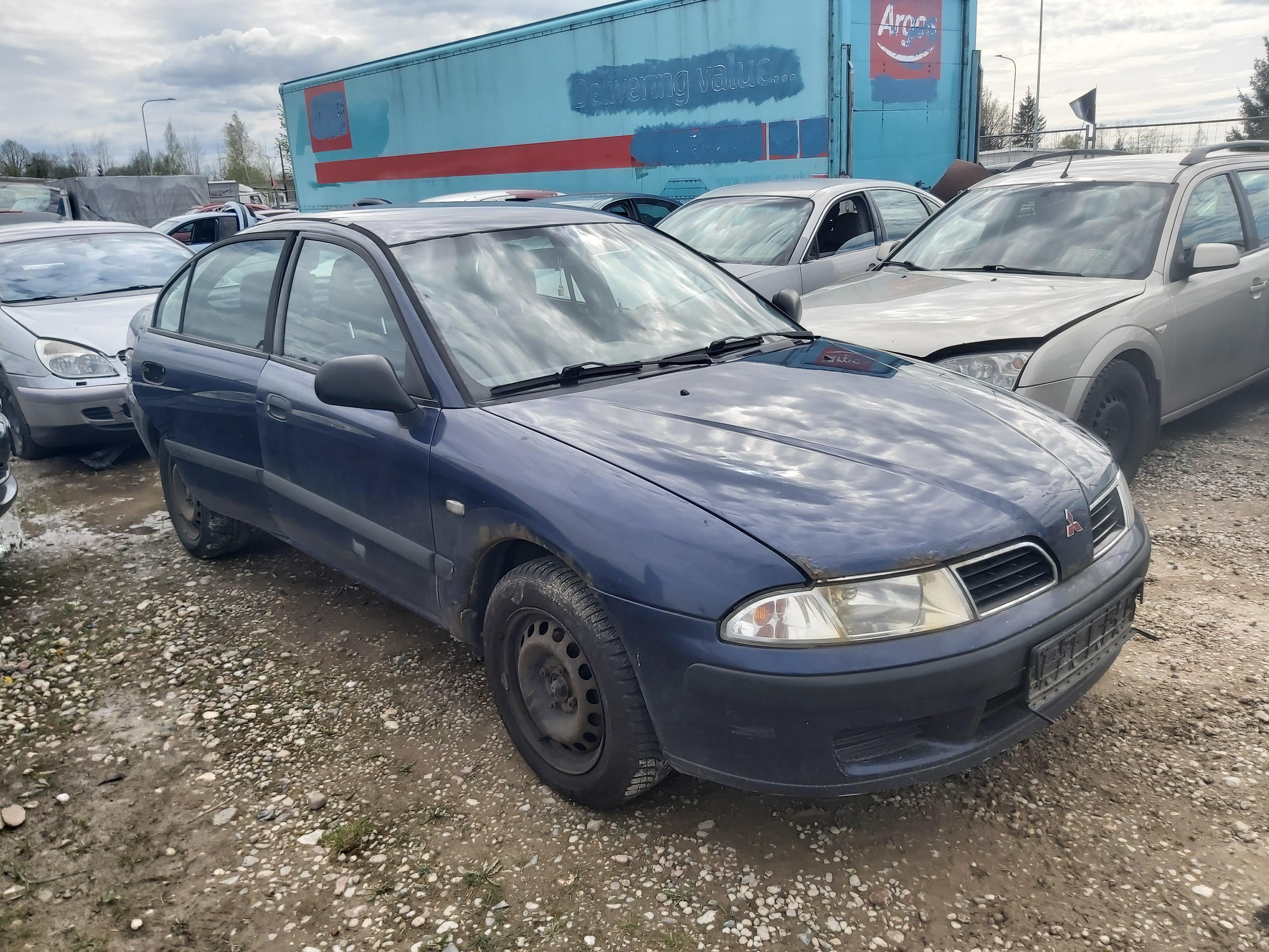 Подержанные Автозапчасти Mitsubishi CARISMA 2000 1.9 машиностроение хэтчбэк 4/5 d. синий 2020-5-06