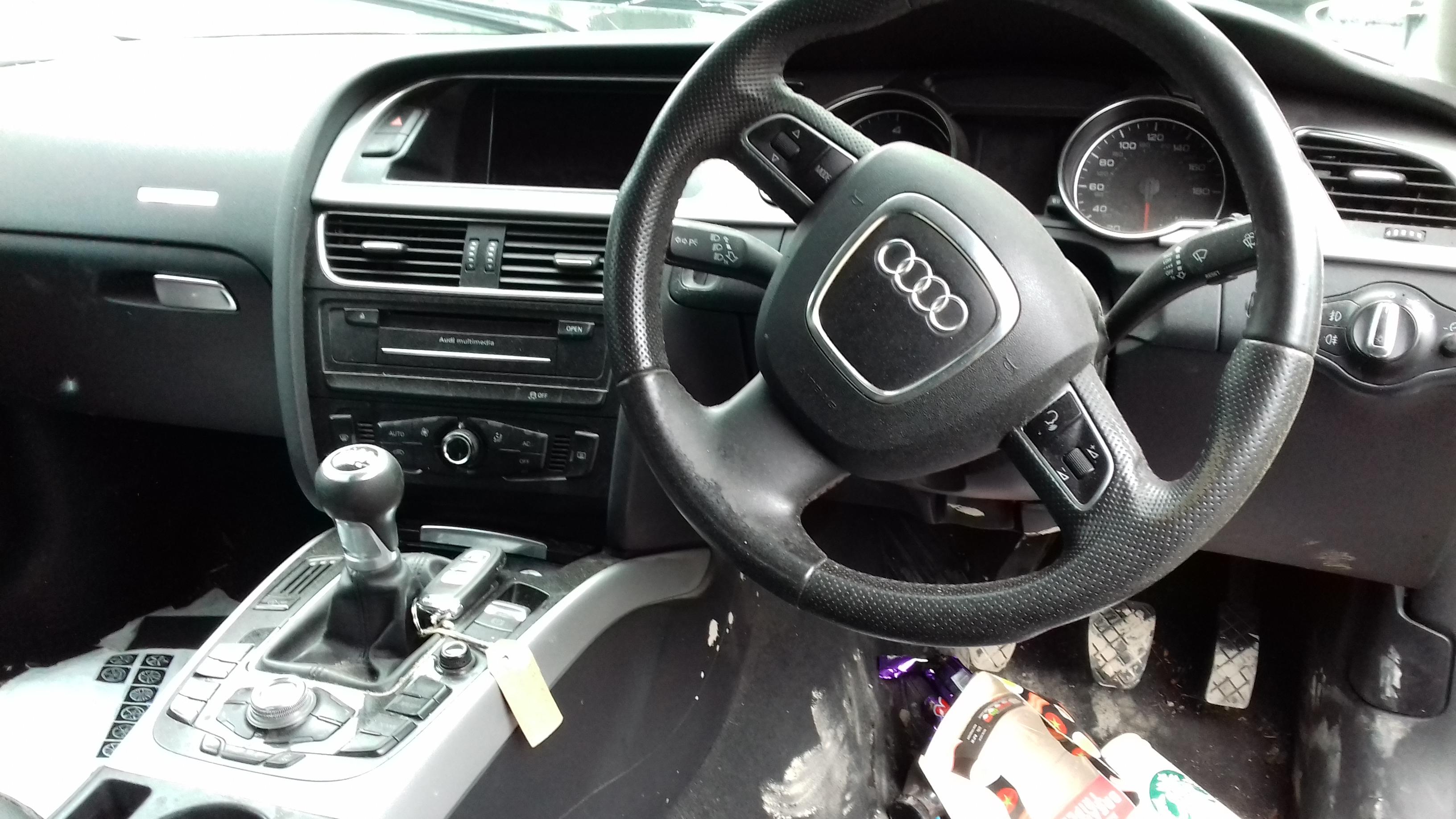 Подержанные Автозапчасти Audi A5 2011 2.0 машиностроение хэтчбэк 4/5 d. черный 2019-7-05