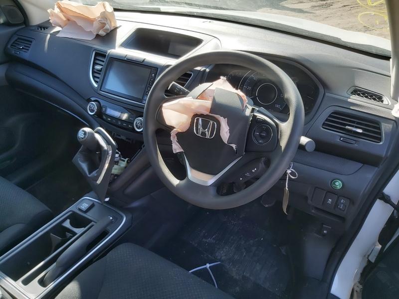 Naudotos automobiliu dallys Foto 6 Honda CR-V 2018 2.0 Mechaninė Visureigis 4/5 d. Balta 2020-3-26 A5165