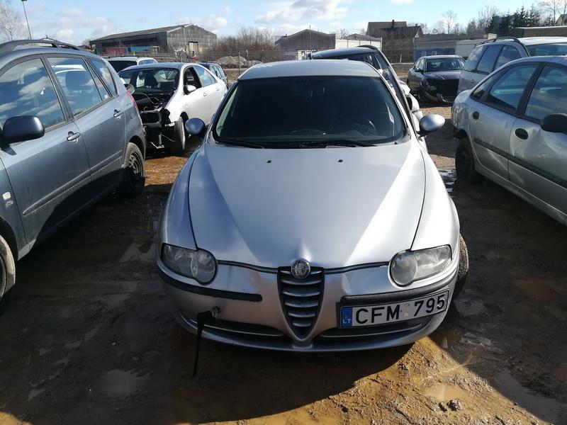 Подержанные Автозапчасти Alfa-Romeo 147 2001 1.6 машиностроение хэтчбэк 4/5 d. серебро 2019-3-20