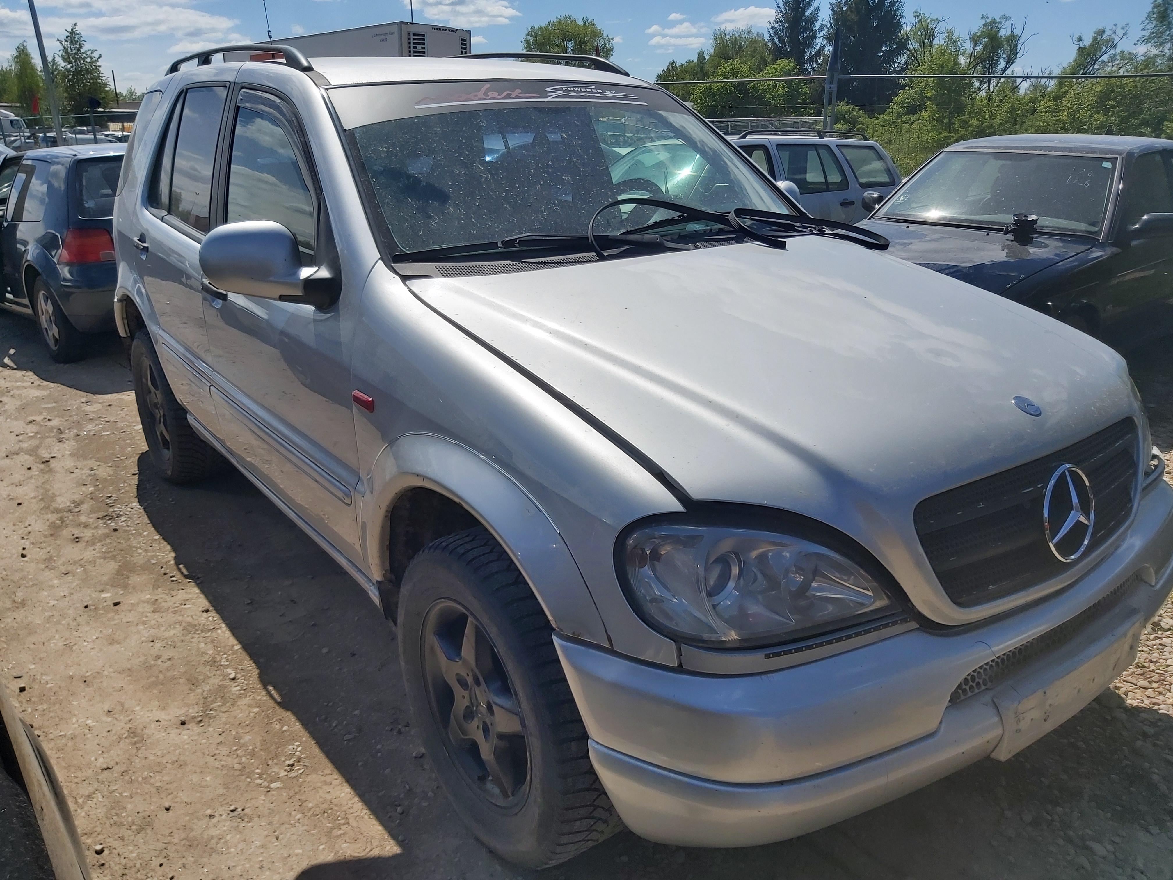 Подержанные Автозапчасти Mercedes-Benz ML-CLASS 1998 3.2 автоматическая напрямик 4/5 d. серебро 2020-6-02