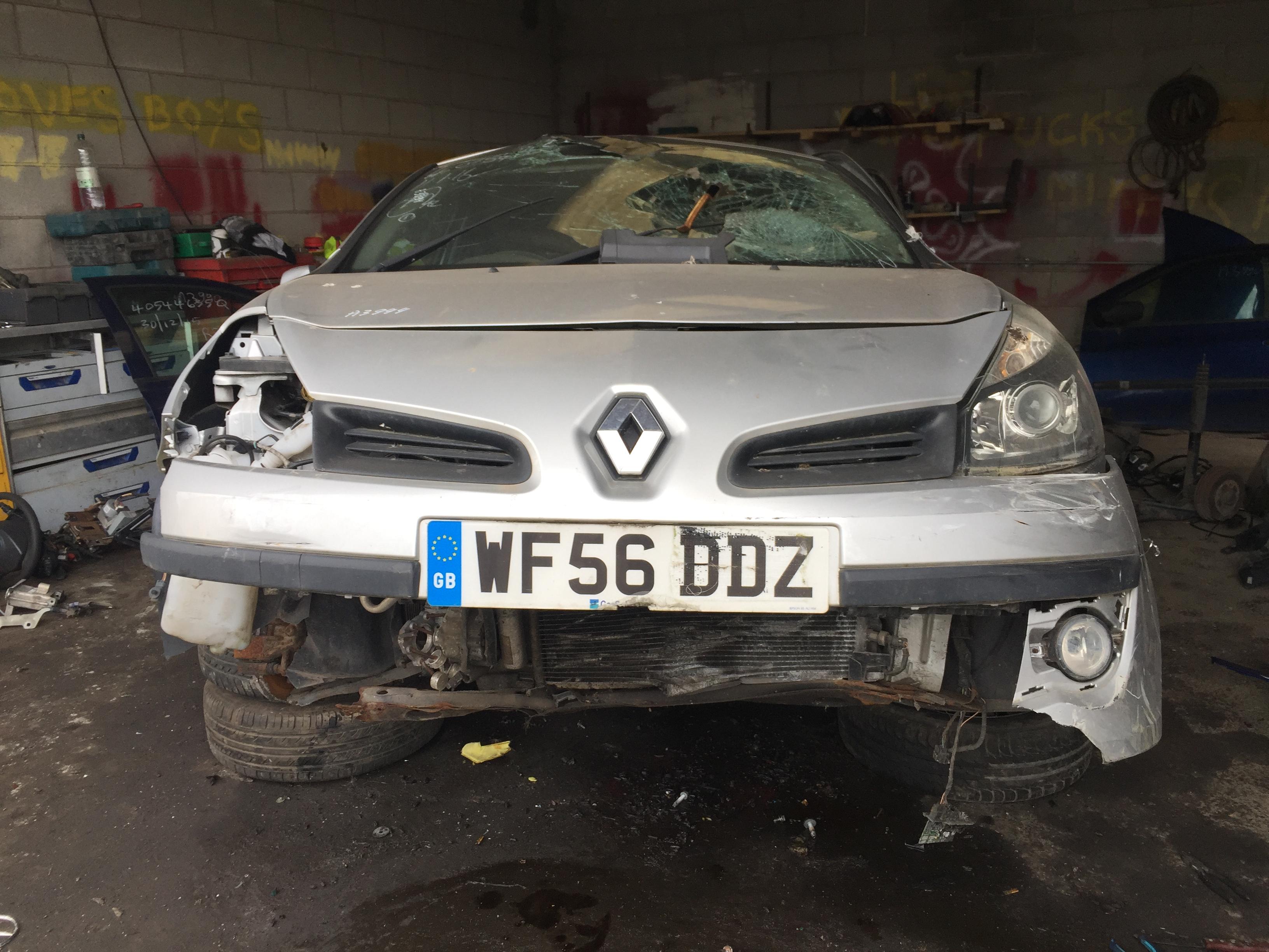 Used Car Parts Renault CLIO 2006 1.4 Mechanical Hatchback 2/3 d. Silver 2018-8-02