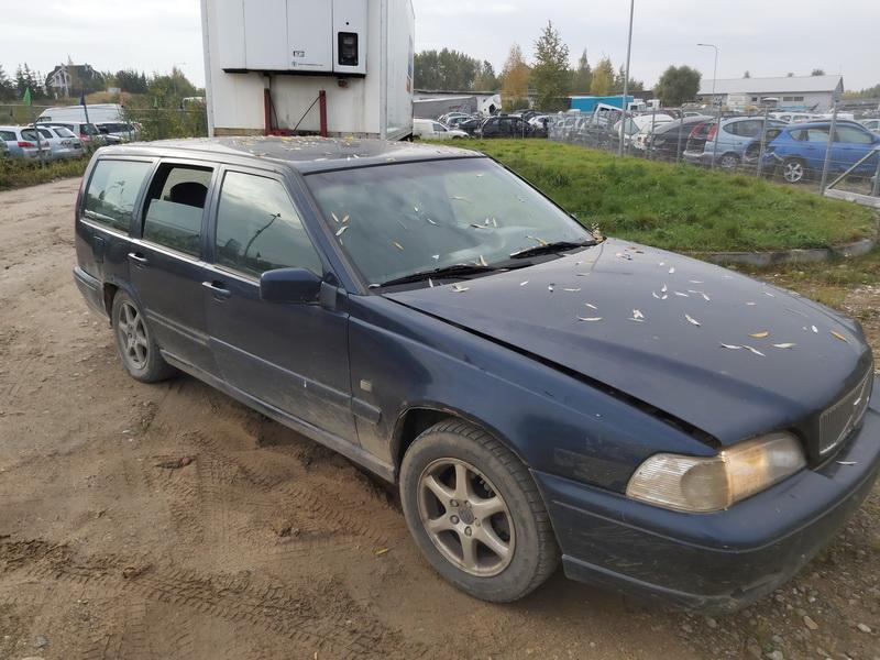 Used Car Parts Volvo V70 2000 2.5 Automatic Universal 4/5 d. Blue 2020-10-07