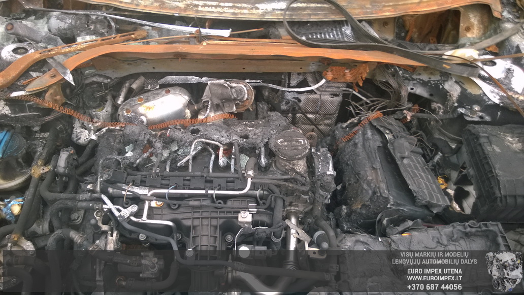 Used Car Parts Foto 7 Audi A3 2012 1.6 Mechanical Hatchback 2/3 d. white 2014-10-08 A1846